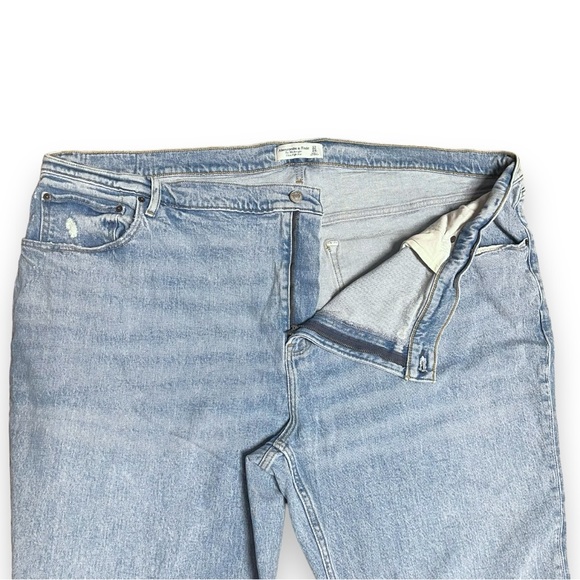 Abercrombie & Fitch Ultra High Rise 90s Straight Jean Size 37 Regular - Picture 4 of 8